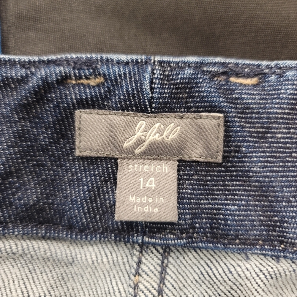 Sz 14 Stretch J. Jill Embroidered Floral Denim Capris - Picture 6 of 10